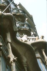 CASA BATTLO